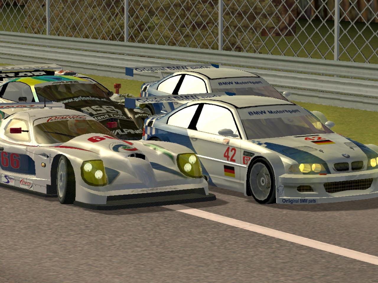 [06/12/2002] GT- und GTS-Fahrzeuge kämpfen gleichzeitig um gute Platzierungen.