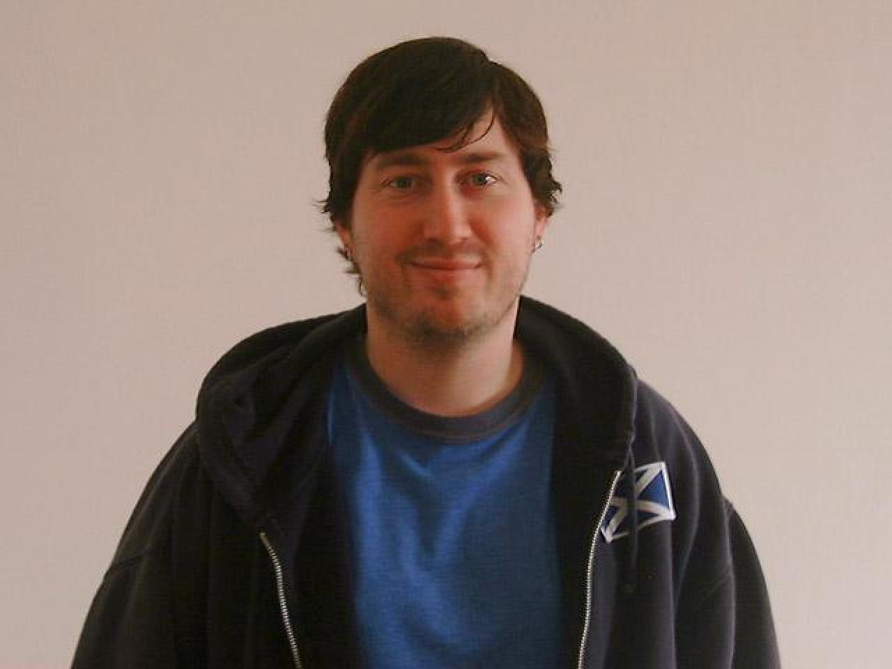 [27/02/2004] Harvey Smith ist der kreative Kopf hinter Dishonored 1+2. Auf Twitter bat er um Verzeihung für Probleme mit der PC-Version von Teil 2.