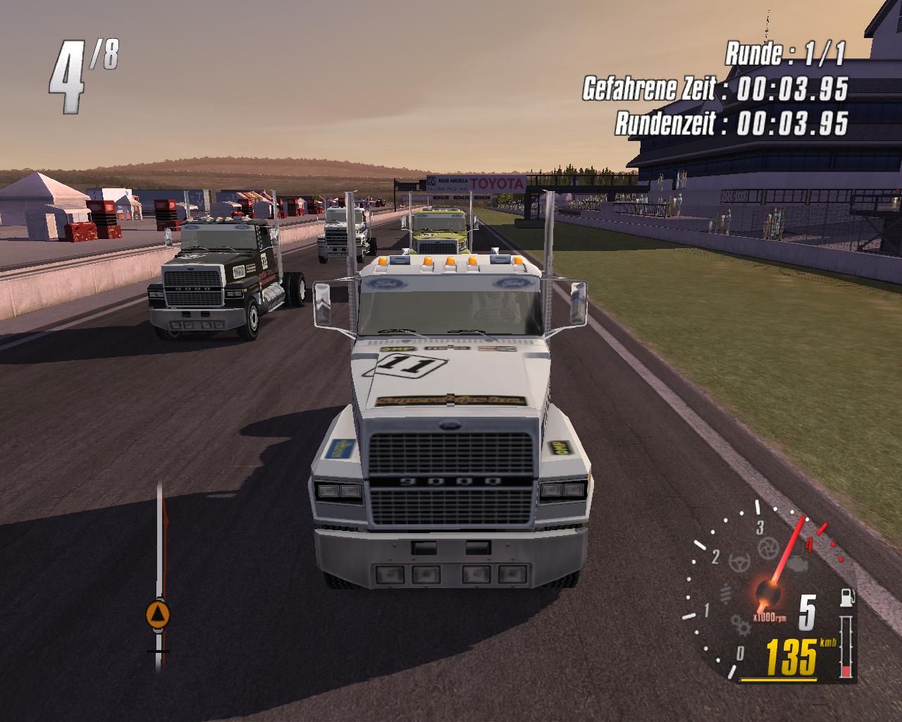 [26/05/2004] Die trägen Supertrucks über die Piste zu manövrieren ist alles andere als ein leichtes Unterfangen.
