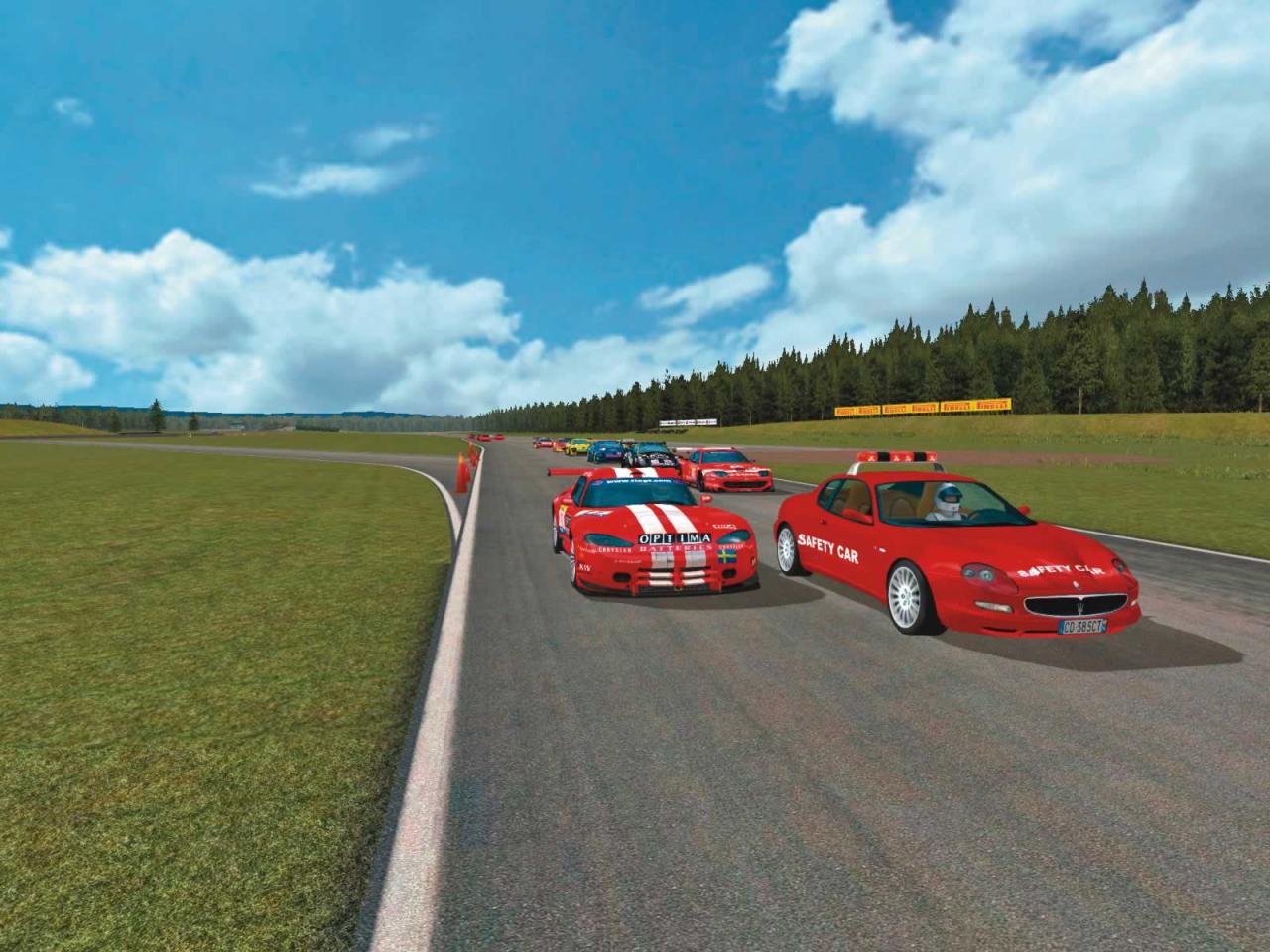 [28/10/2004] Das Safety Car fährt in der Einführungsrunde voraus.