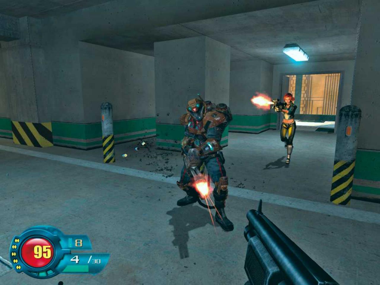 [25/08/2006] Jessica ist oft an Ihrer Seite, greift aktiv in Kämpfe ein. Zwar ist sie keine Half-Life-Alyx, aber dennoch: echt gut gelungen!
