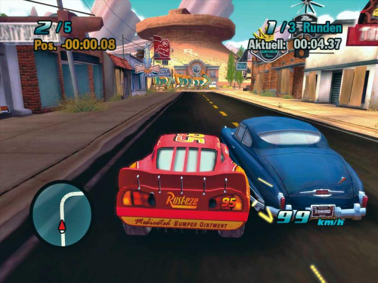 [18/10/2006] Lightning McQueen fährt der Konkurrenz auf und davon.