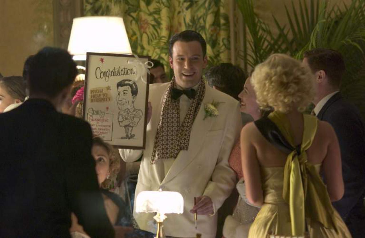[12/06/2007] Superman-Darsteller George Reeves (Ben Affleck) feiert.
