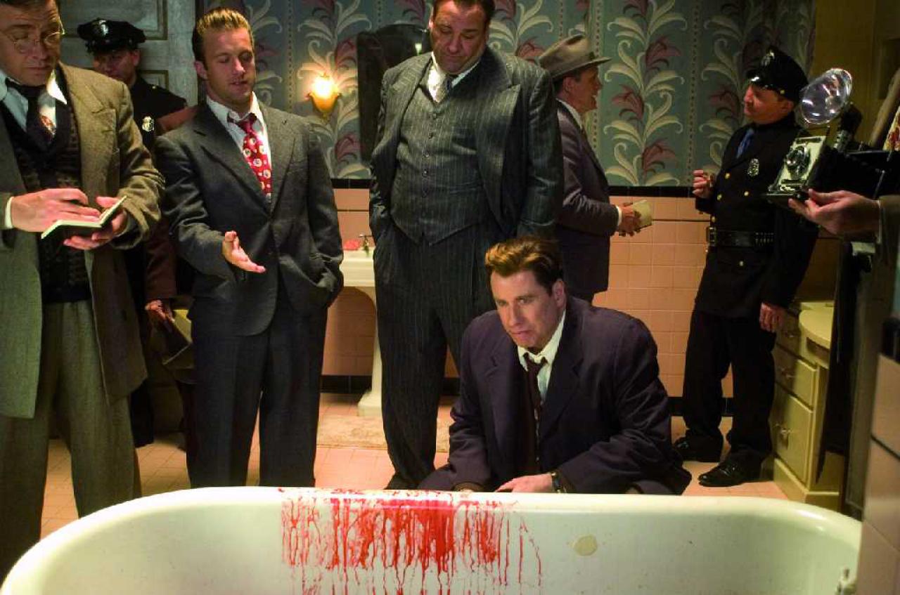 [03/07/2007] Elmer C. Robinson (J. Travolta) verfolgt eine blutige Spur. 