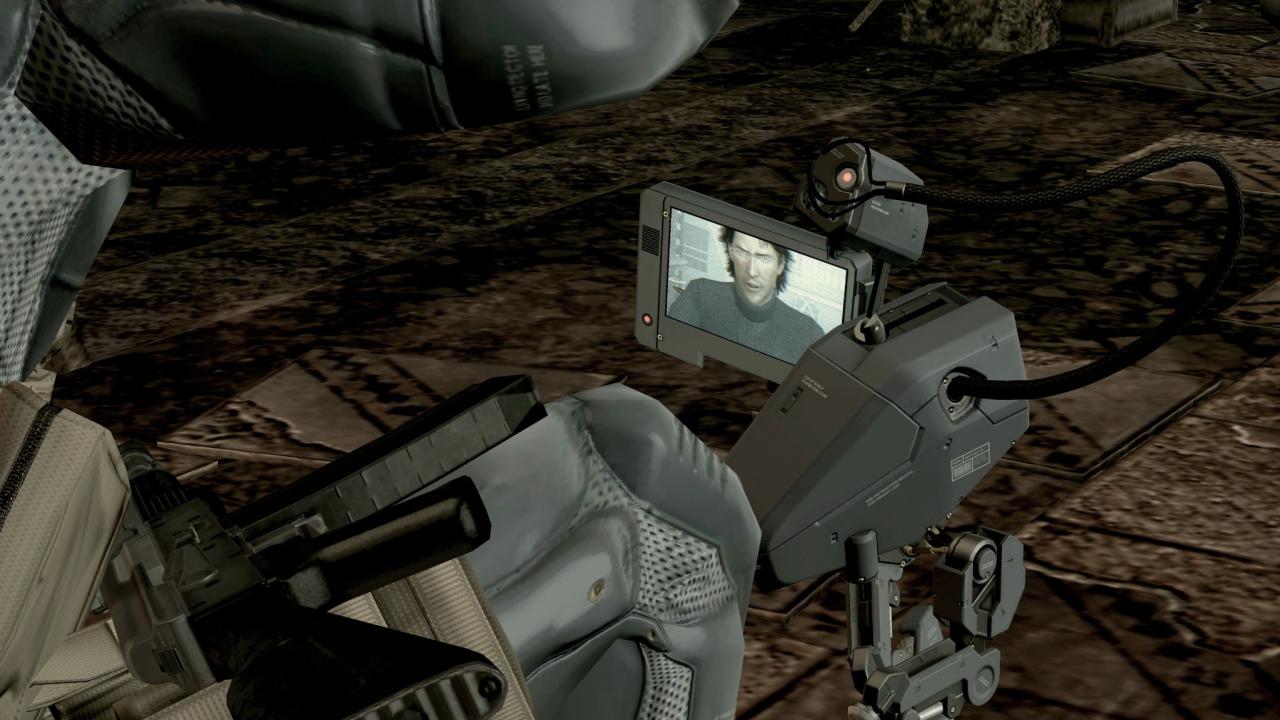 [20/09/2007] Der kleine Roboter MK. II aus Metal Gear Solid 4: Guns oft he Patriots ist vielseitig einsetzbar. Er versetzt euren Feinden nicht nur einen Schock, sondern ist auch mobile Kamera und Ablenkung in Einem. Und im Zweifel fahren wir mit dem kleinen Metal Gear einfach ein Rennen.