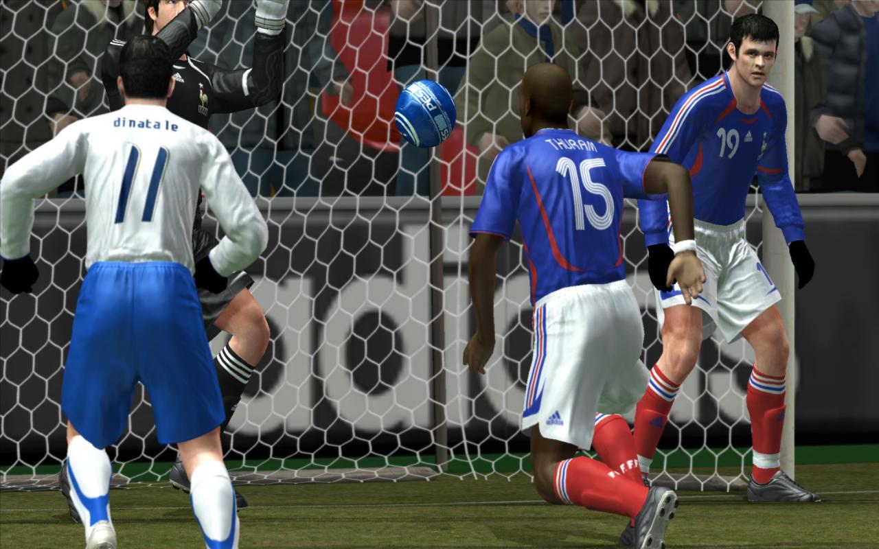 [17/10/2007] PC Games vor 5 Jahren: Die Demo zu PES 2008 ist endlich online. Den Download findet ihr bei uns! (3)