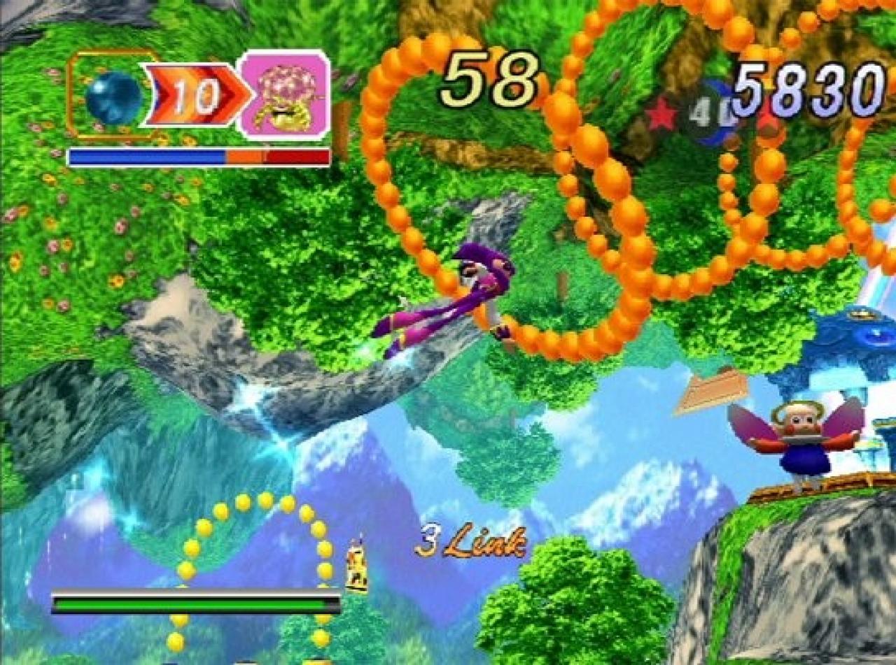 [23/11/2007] Es wird einem erst wirklich dann bewusst, wie schwer es ist das Sega-Spiel NIGHTS Into Dreams in ein Genre zu pressen, wenn man versucht jemanden das Spiel zu erklären. Man kann diesen Titel unmöglich umfassend in einem Satz beschreiben, weil viel zu viel Unterschiedliches vor sich geht. Das Schöne ist, dass man davon beim Zocken selbst nichts mitbekommt, weil es einfach und intuitiv gestaltet ist.
