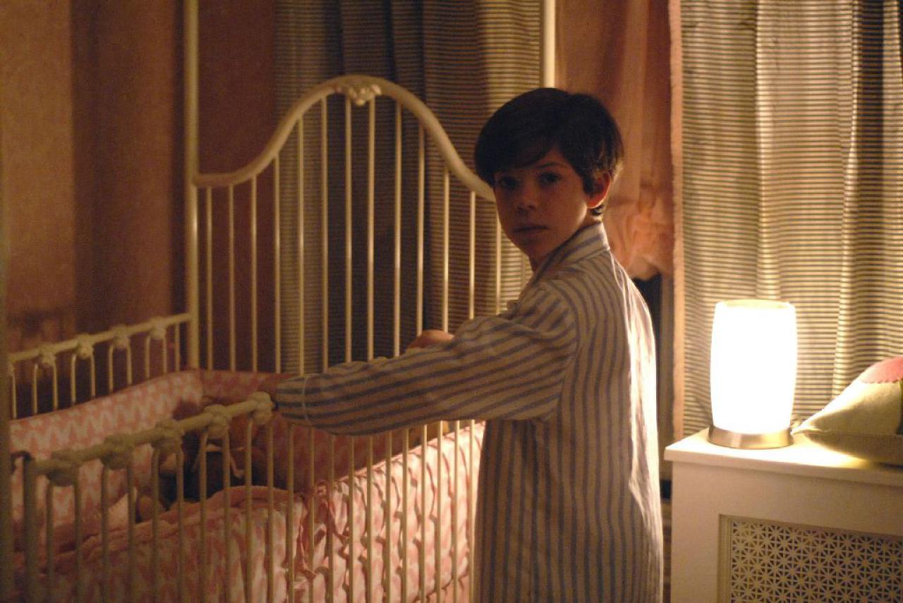 [14/01/2008] Denn der kleine Joshua (J. Kogan) verhält sich zunehmend seltsam
