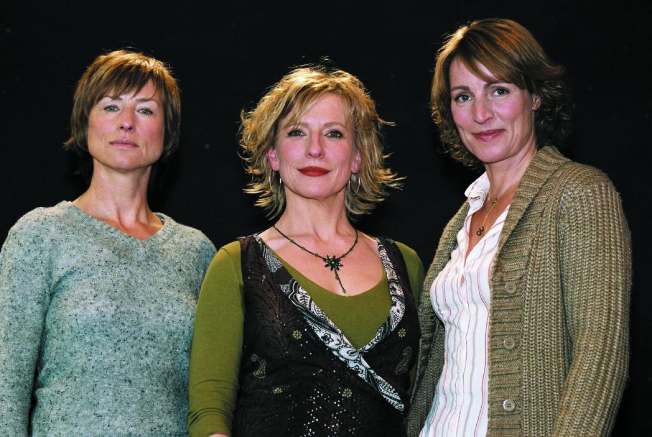 [06/03/2008] Drei Schwestern: Iris (Corinna Harfouch), Anne (Dagmar Manzel) und Marianne (Kirsten Block, v.l.n.r.)