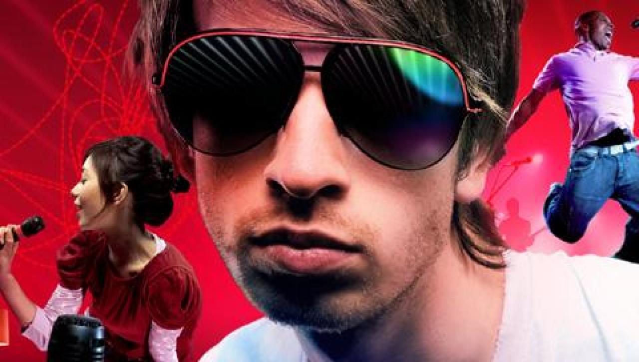 [18/03/2008] Singstar spielt sich natürlich am besten ab einem bestimmten Promillewert. Ähnlich wie in der Karaokebar steigt dann auch der Unterhaltungsfaktor - wenn auch meist nur für die Zuschauer.
