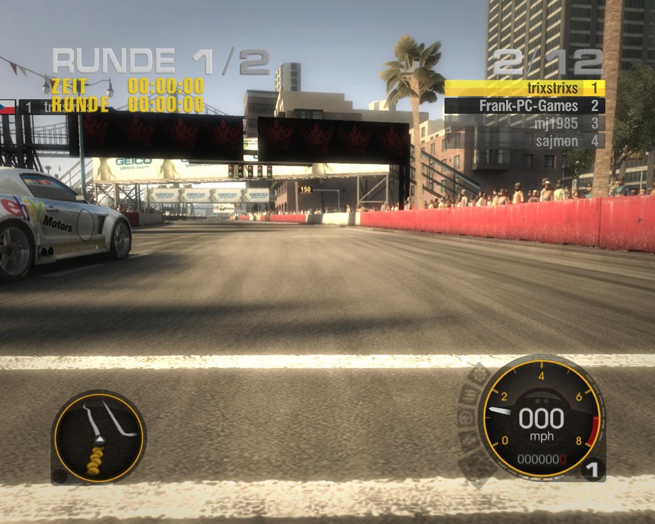[10/05/2008] Race Driver: Grid brachte ein Rückspul-Feature mit. Im Gegensatz beispielsweise zur Rennspiel-klassischen Zurücksetzen-Funktion verliert ihr so keine Zeit und könnt wertvolle Sekunden gut machen oder Crashs umgehen. Weitere Spiele mit einer ähnlichen Funktion: F1 2011, NfS: The Run und mehr.