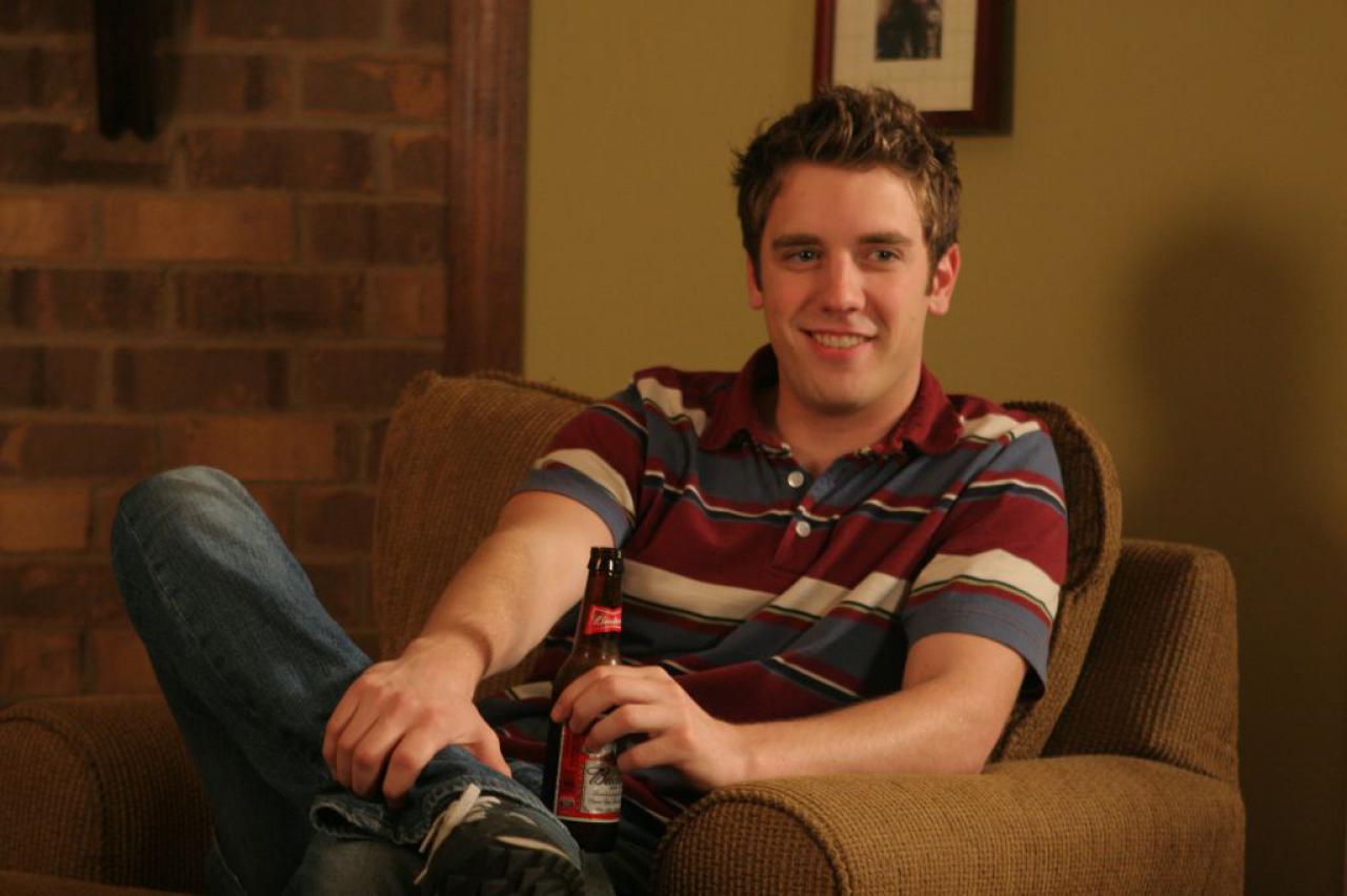 [12/06/2008] Nachwuchs-Zocker Alex (Bret Harrison) hat das Zeug zum großen Poker-Ass.