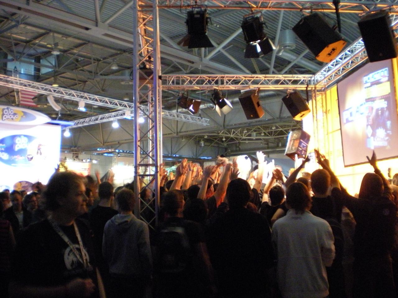 [24/08/2008] Rappelvoll: Bei den Bühnenshows der COMPUTEC-Redaktionen (PC Games, PC Games Hardware etc.) gab es fantastische Preise zu gewinnen.