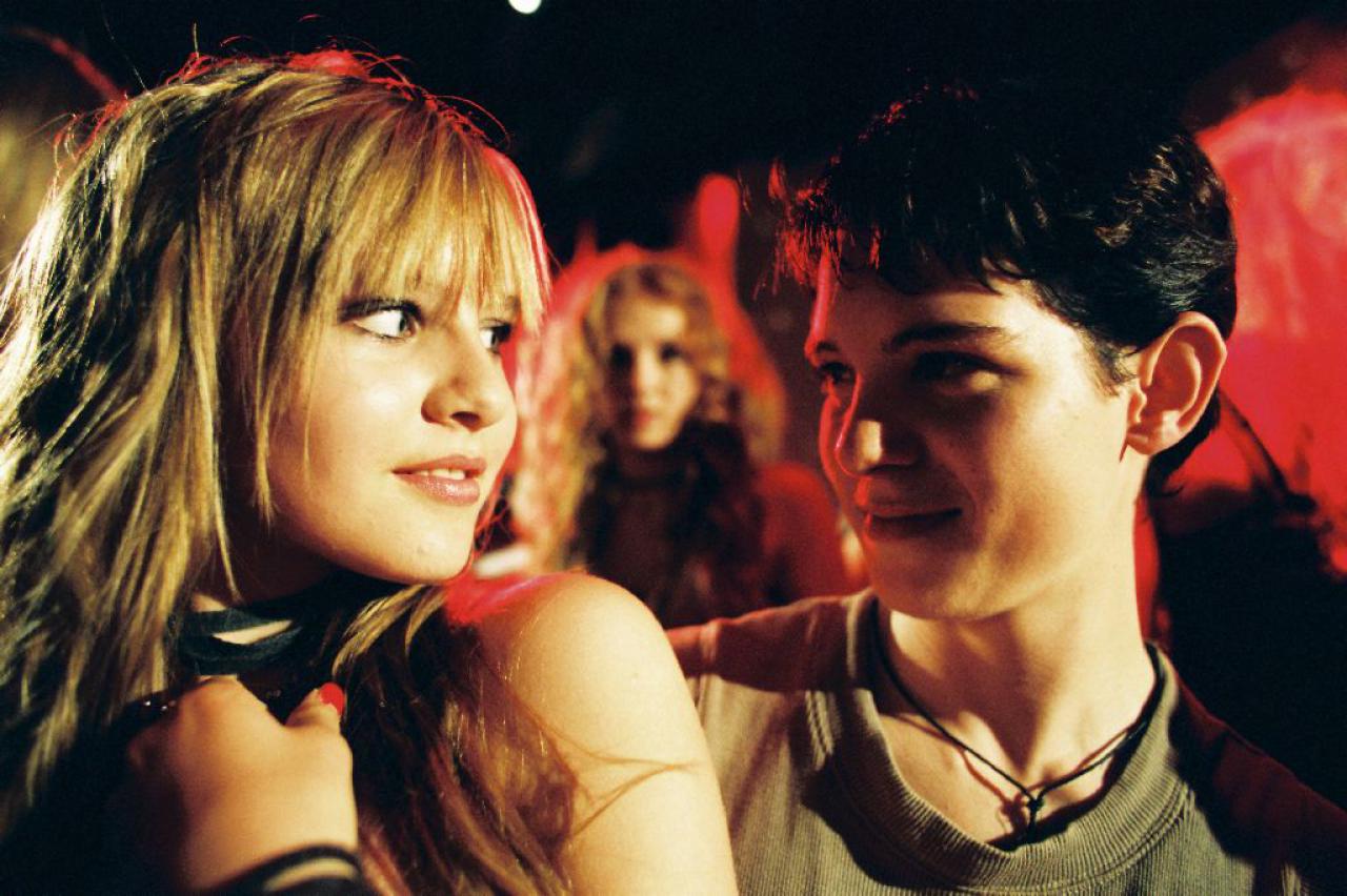 [27/10/2008] Jenny (Lucie Hollmann) verguckt sich in Mel (Anjorka Strechel).