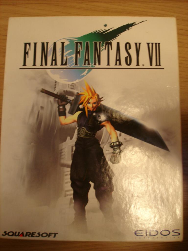 [12/01/2009] Eingesendet von Christian Sommer - Rar und teuer: Die Erstauflage von Final Fantasy 7 für den PC.