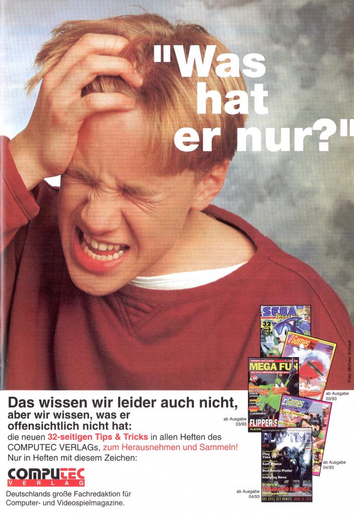 [11/03/2009] An dieser Stelle könnten wir uns die Mühe machen, uns etwas Lustiges über die oben abgebildete Eigenwerbung auszudenken. Aber mal ganz ehrlich, die ist auch kommentarlos einfach fantastisch. Fall Sie mal jemanden treffen, der so oder so ähnlich gestikuliert: Er hat weder Kopfschmerzen noch braucht er Medikamente. Ein Tipps&Tricks-Heft reicht vollkommen. Aber nur, wenn’s von uns ist!