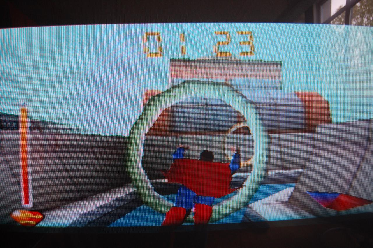 [23/04/2009] Superman: The New Adventures (auch bekannt als Superman 64) basiert auf der erfolgreichen Zeichentrickserie aus den späten 1990er-Jahren. Das macht den Umstand, dass es sich bei dem N64-Game bekannter Maßen um eines der schlechtesten Videospiele überhaupt handelt, umso tragischer.