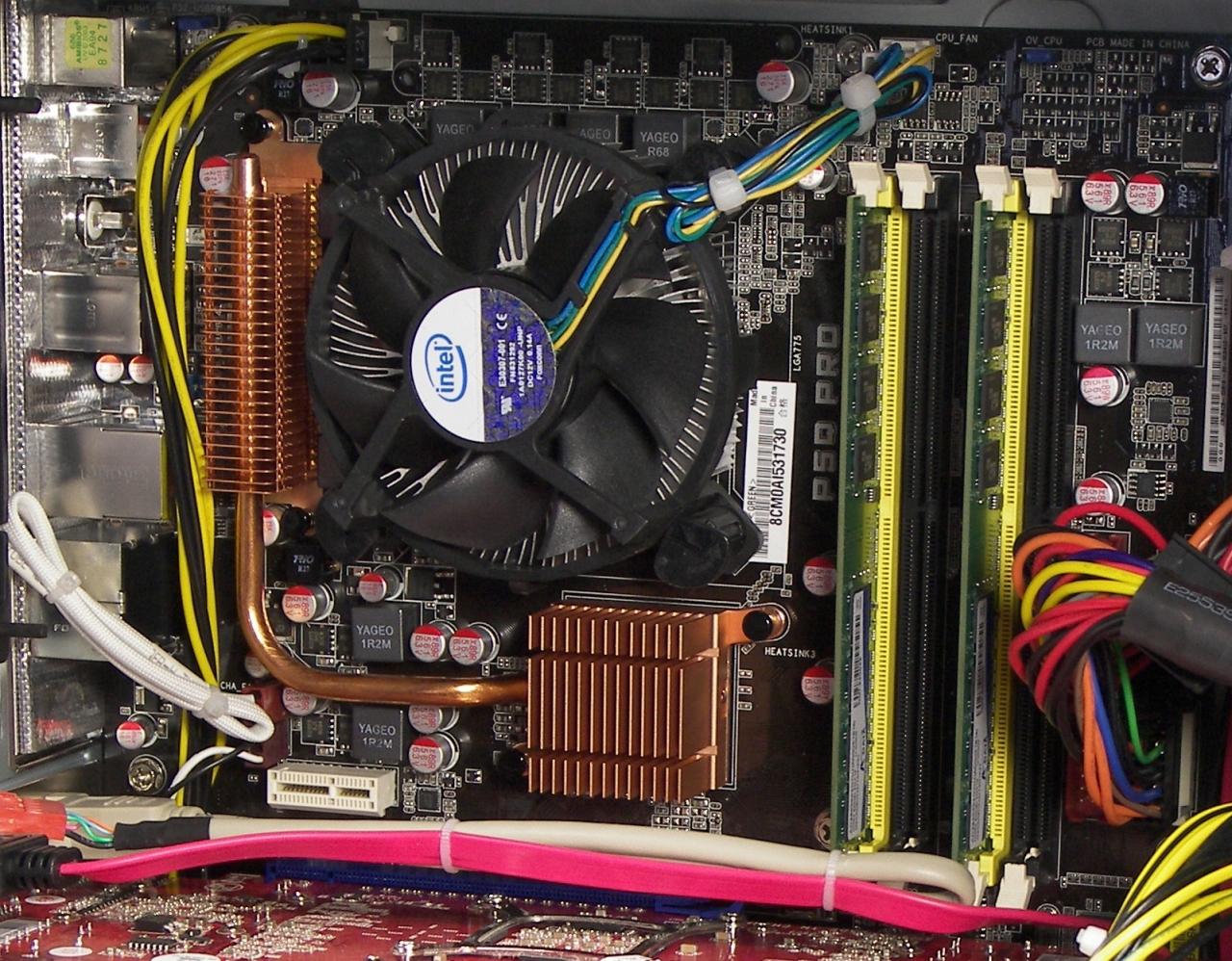 [14/05/2009] Der PC-Games PC Limited Edition: Da der Intel Core 2 Duo E8400 im 45nm-Verfahren gefertigt wird, genügt für einen vergleichsweise leisen Betrieb der Intel-boxed-Lüfter.