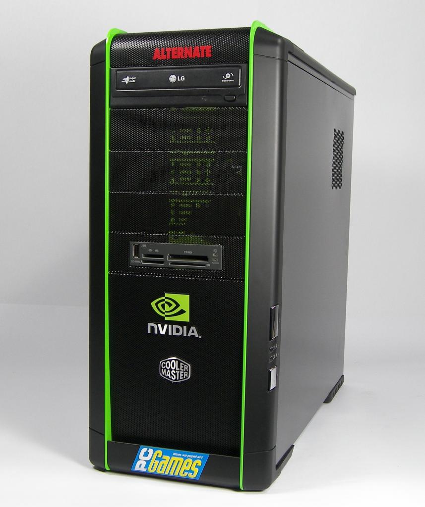 [14/05/2009] Der PC-Games PC Limited Edition: Das Cooler Master CM 690 Nvidia Edition mit Window Kit und in grün-schwarzem Design verrät von außen, woher der Grafikchip stammt.