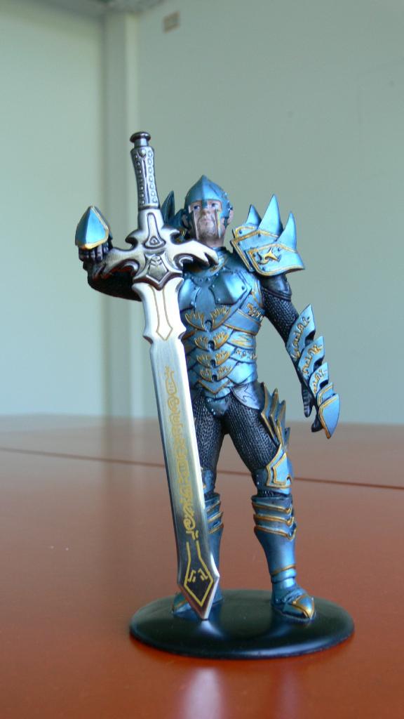 [27/07/2009] Der Preis: Die Divinity 2-Figur aus der Collector's Edition.
