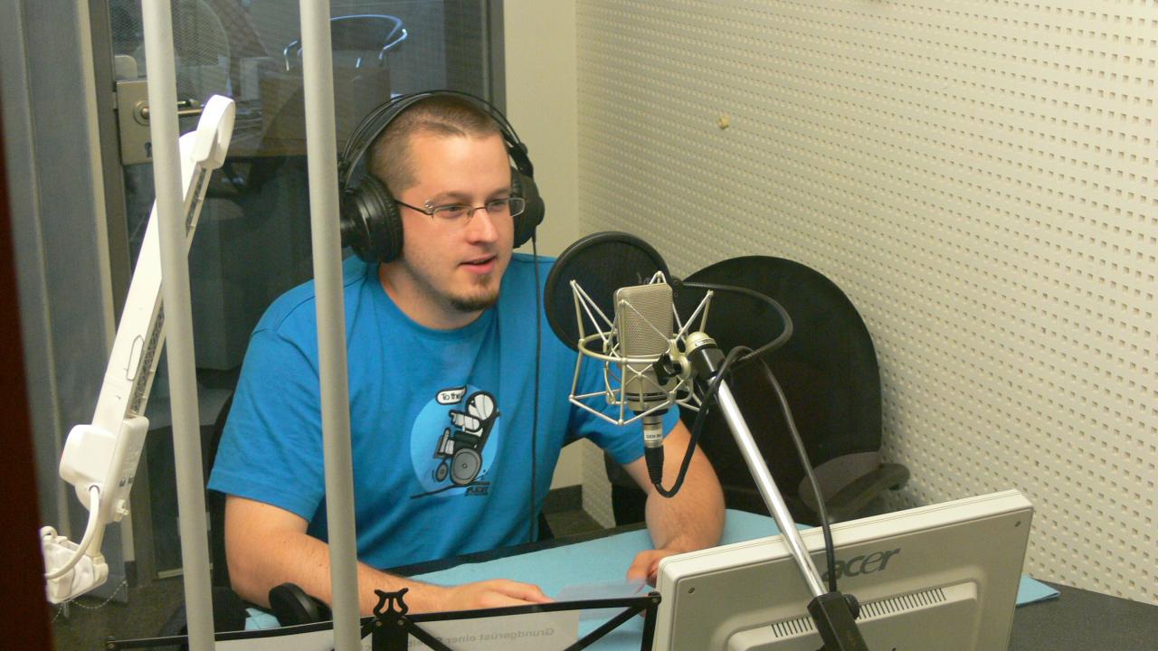 [30/07/2009] PCG-Redakteur Robert Horn in der Tonkabine.