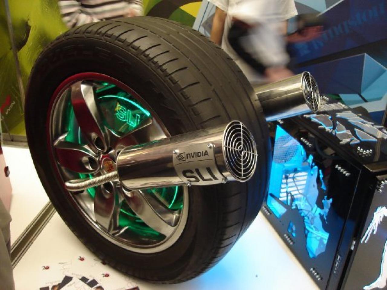 [24/07/2009] Ein Porsche-Rad. Zu einem PC umfunktioniert. Inklusive Nvidia-SLI-Power.