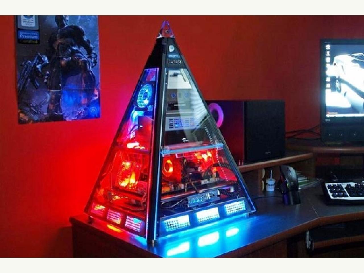 [24/07/2009] Der Pyramiden-Casemod verfügt ber einen Q6600 B3 OC @ 3,15 GHz un 4 GB-RAM. Dazu gibts 500 GB Festplattenspeicher.