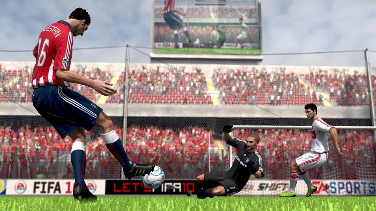 [11/08/2009] Mit FIFA 10 hat Electronic Arts in diesem Jahr deutlich Boden gemacht gegenüber dem ewigen Erzrivalen Pro Evolution Soccer 2010 - zumindest auf Playstation 3 und Xbox 360.