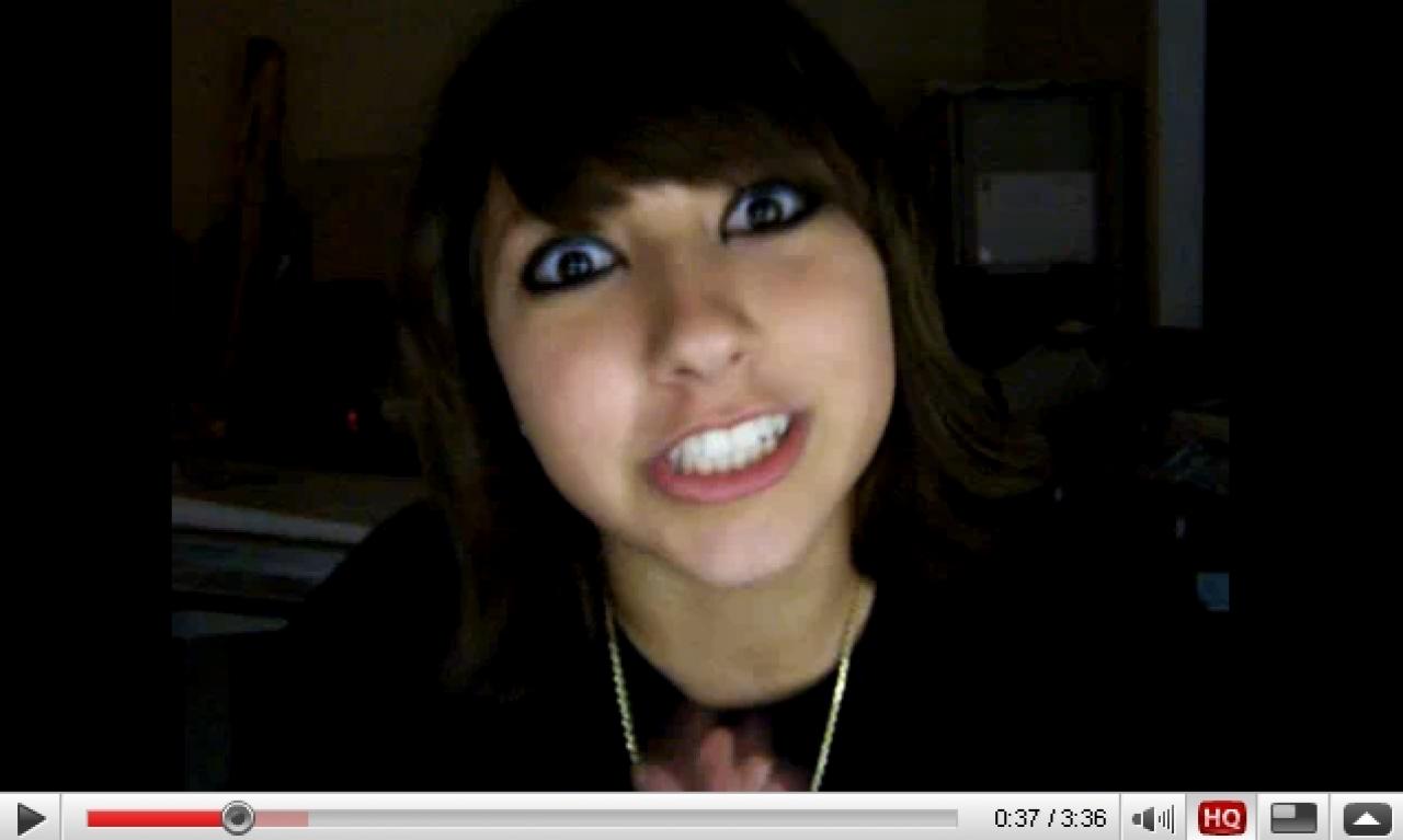 [03/09/2009] 2009: Boxxy. Boxxy ist hyperaktiv. Oder zumindest tut sie so. Wie dem auch sei: Bereits seit Januar dieses Jahres bereichert Sie das Internet mit ... ... ... naja, ihrer Hyperaktivität eben. Berühmt wurde Boxxy übrigens binnen zwei Tagen. Dieses Youtube-Video erklärt das Phänomen Boxxy.