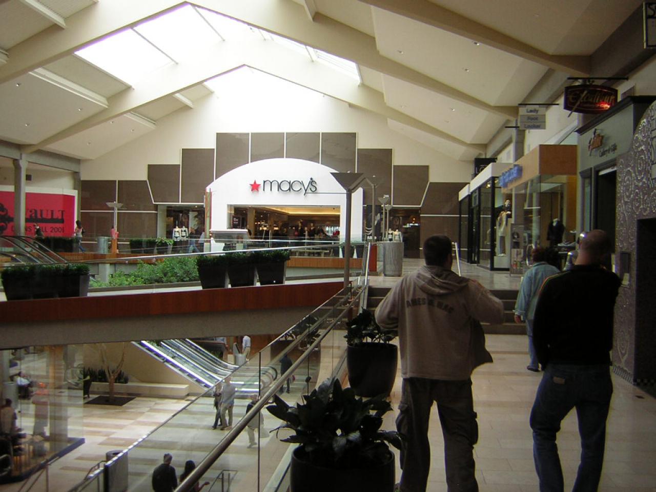 [10/09/2009] Der Trupp auf dem Weg ins Shoppingparadies.