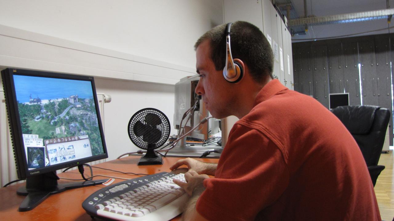 [11/09/2009] Unsere Leser ließen sich bei der Sneak Peek über die Schulter schauen. (7)