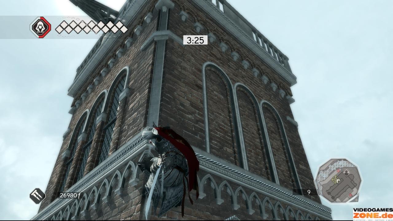 [18/11/2009] Per Klettersprung bewegt sich Ezio nach oben bis zu den zugemauerten Fenstern. Hangelt euch links um die Ecke und nutzt die Fenster auf dieser Seite als Aufstiegshilfen, bis ihr die Turmspitze erreicht.