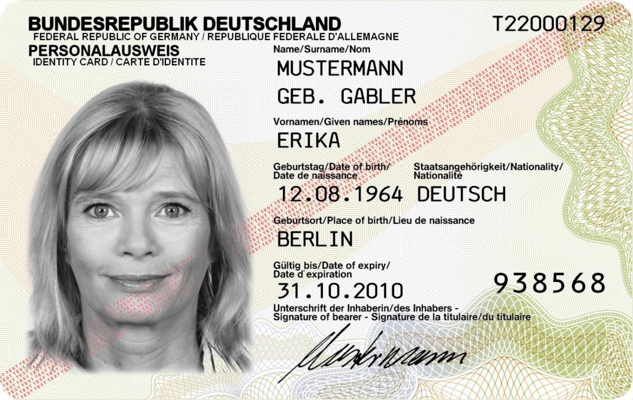 [14/12/2009] Euren Personalausweis braucht ihr, um die bunten Armbändchen zu erhalten, die euch Zugang zu den verschiedenen Bereichen verschaffen und den Ausstellern eure Altersfreigabe verraten. Aber selbst mit Bändchen werdet ihr gelegentlich nach eurem Ausweis gefragt. Minderjährige erhaschen sich gern ein rotes Bändchen von Freunden oder anderen Besuchern. Daher gehen viele Aussteller auf Nummer sicher.