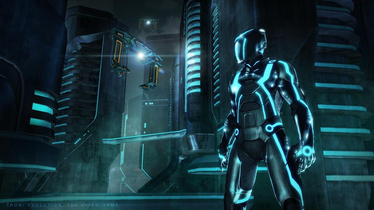 [26/12/2009] Tron: Evolution - Die Tron-typische Atmosphäre fängt die Videospieladaption wirklich gut ein. Das ist aber auch so ziemlich der einzige Pluspunkt an Tron: Evolution. Die Lichtrenner-Passagen sind beispielsweise unfair designt, von den Sprung- und Kletterpassagen möchten wir gar nicht erst reden. In unserem Test gab es lediglich 59 Prozentpunkte.