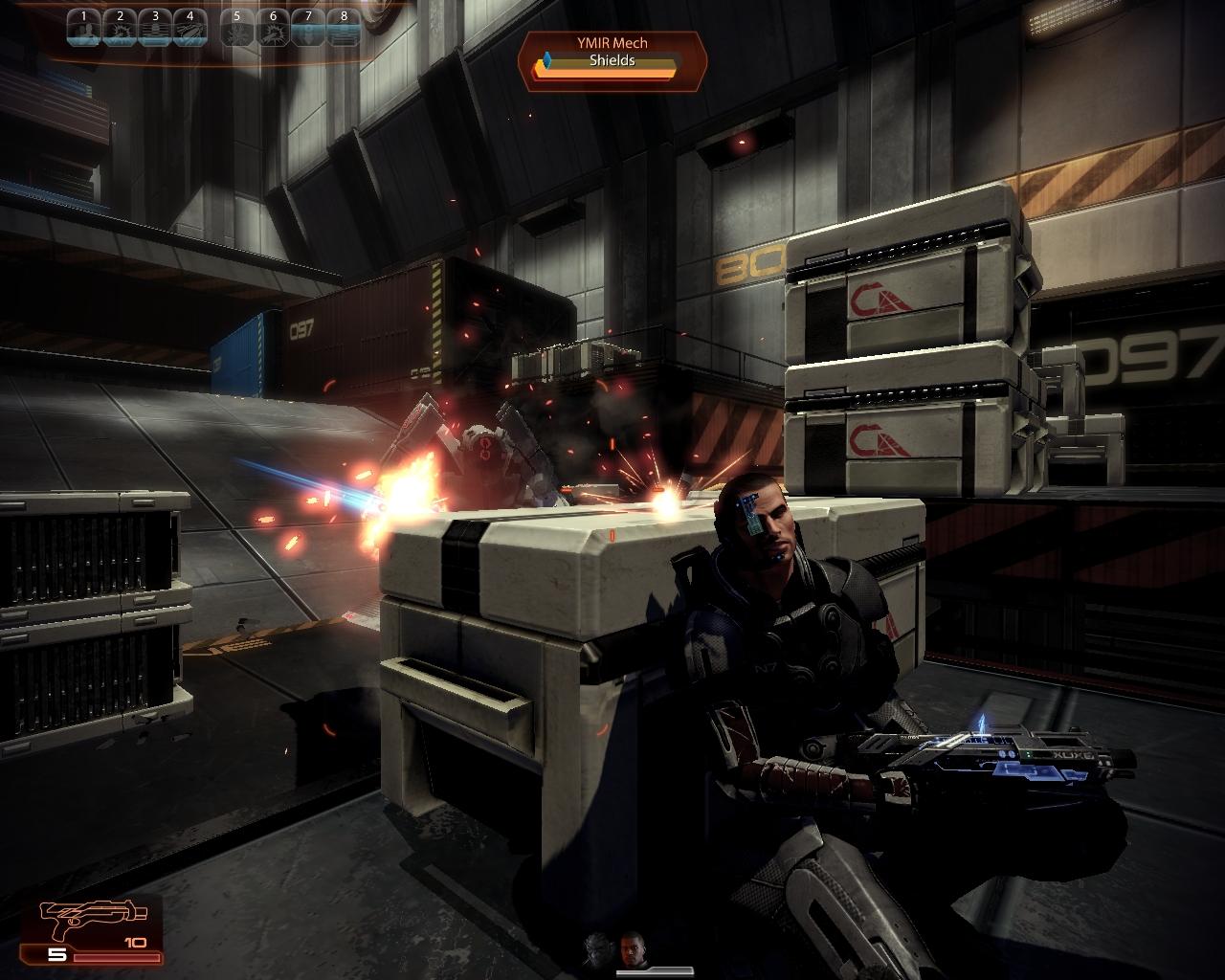 [22/01/2010] So wie Ihre Gegner können auch Shepard und sein Team Deckung suchen, im Stehen oder in der Hocke. Mauern und Kisten überspringt man nun einfach per Tastendruck. 