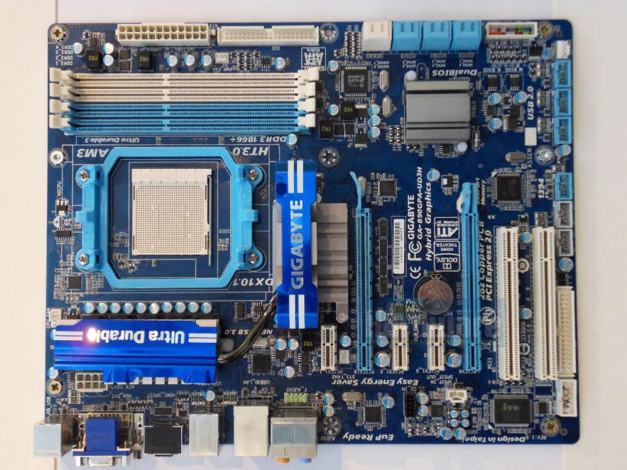 [01/03/2010] Gigabyte GA-890GPA-UD3H