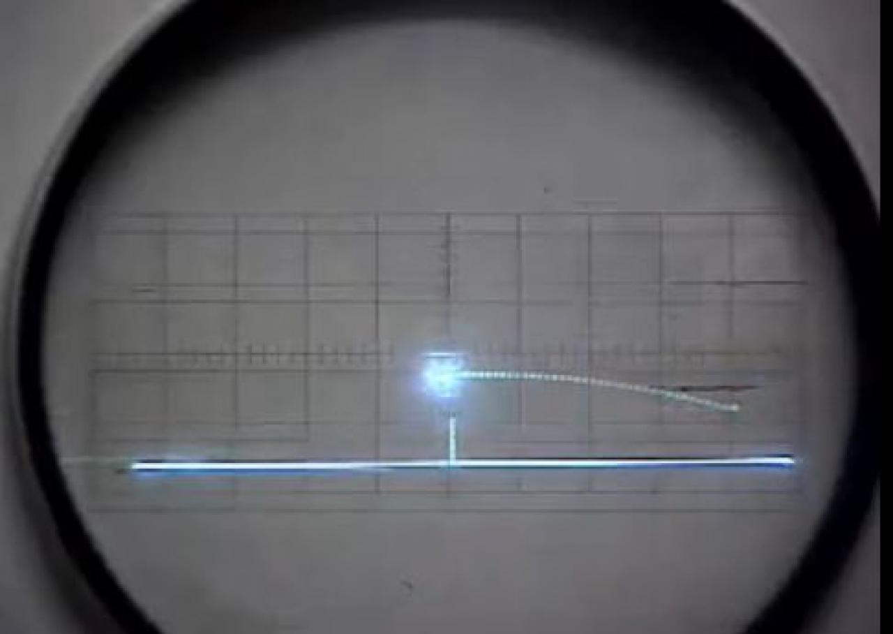 [18/03/2010] Mit Tennis for Two fiel 1958 offiziell der Startschuss für die interaktive Unterhaltung. Auf den Besuchertagen im Brookhaven National Laboratory stand das Publikum stundenlang Schlange, um wenige Minuten auf einem umgebauten Radargerät zu spielen. 