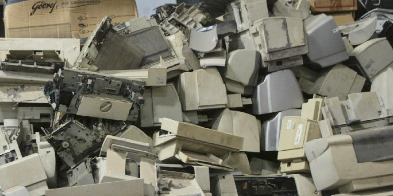 [20/05/2010] 20 bis 50 Millionen Tonnen elektronischer Müll landet jährlich auf den Depots.