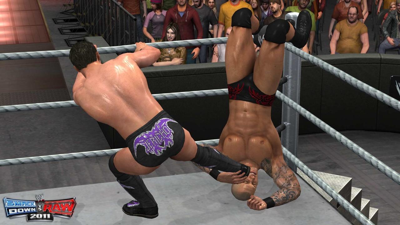 [09/06/2010] SmackDown vs. RAW 2011, THQ[br]Auch der Publisher THQ möchte an dem Verkauf seiner Gebrauchtspiele künftig mitverdienen und begibt sich dabei auf die Spuren von Electronic Arts. Dem Wrestling-Titel SmackDown vs. RAW 2011 liegt ein Freischalt-Code für den Online-Modus sowie Gratis-DLC bei. Für diese Features müssen Gebrauchtkäufer zusätzlich 10 Euro berappen.