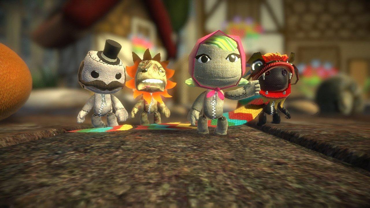 [27/08/2010] LittleBigPlanet 3 sollte auf der PlayStation 4 keinesfalls fehlen. PS3-Besitzer dürfen sich mit LittleBigPlanet Hub noch in diesem Jahr auf den Level-Editor freuen, mit dem sich Levels erschaffen und spielen lassen - völlig kostenlos. Wir sind gespannt auf Media Molecules Pläne für die Zukunft.