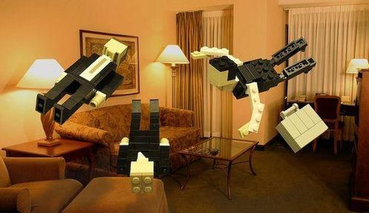 [04/08/2010] Inception (Bild: Fan-Variante aus Lego): Dynamische und abgefahrene Welten, hirnverdrehende Geschichten und coole Inszenierung. Rocksteady muss ein Open-World-Spiel mit dem viel versprechenden Setting schaffen. Mit Batman: Arkham Asylum haben sie bewiesen, dass sie mit Filmlizenzen umgehen können.
