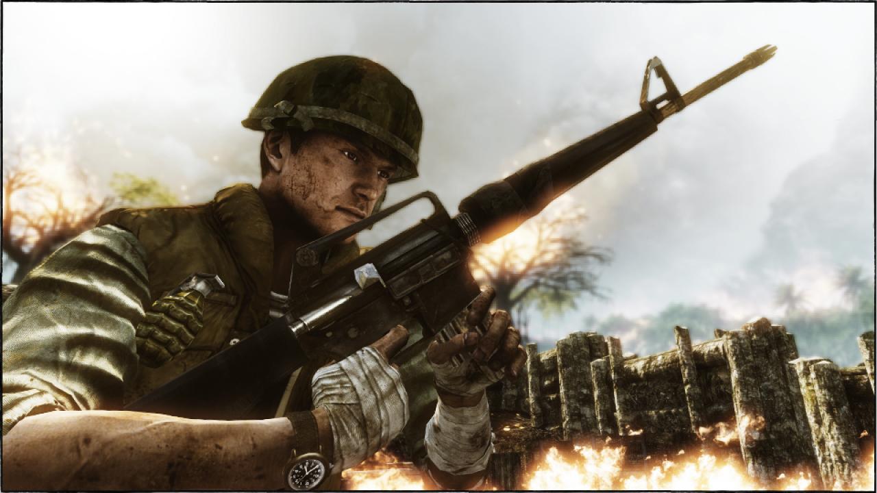 [30/10/2010] Perfektes Nachladen: Bei Bad Company 2 versucht man am besten, im Gefecht nicht mit leerem Magazin dazustehen. Darum lädt man früh nach. Doch wann hat der Charaker die nötige Zeit, Munition aus fast leeren Magazinen umzufüllen?