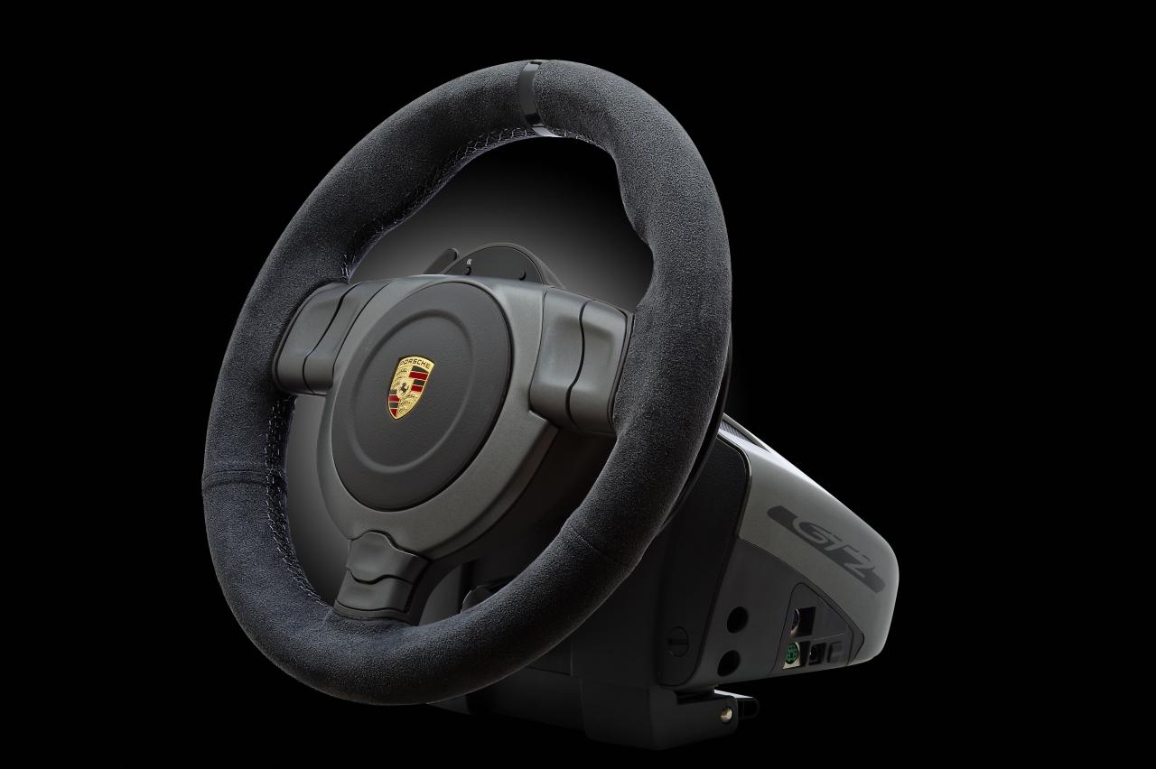 [16/12/2010] Edle Lenkräder, Pedale und Schaltknüppel bietet fanatec, allerdings so gut wie nie über gängige Onlineshops.