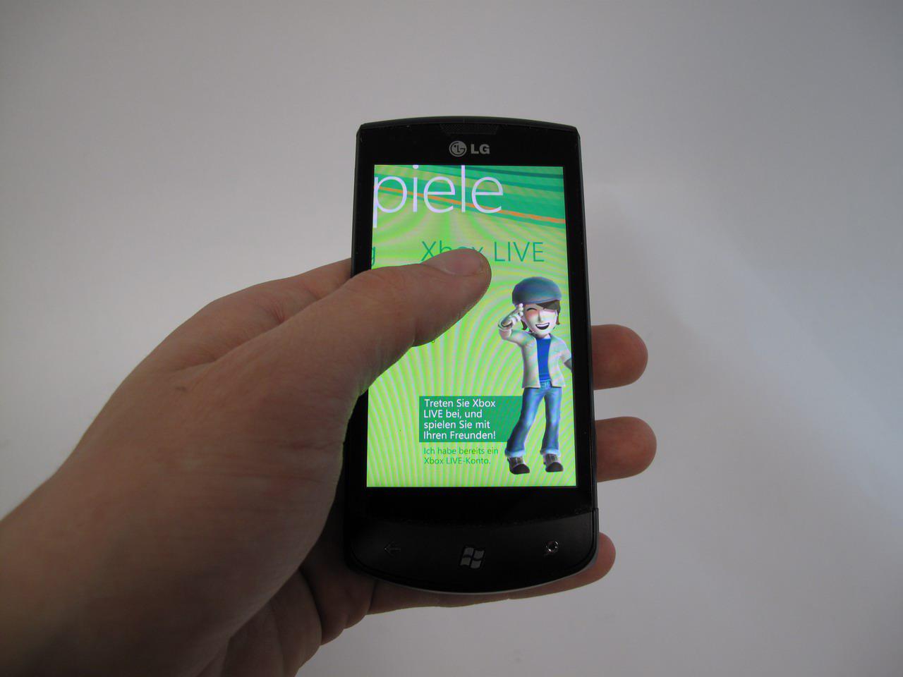 [16/12/2010] 11. Oktober 2010: Xbox Live ist ab sofort für Windows Phone 7-Handys erhältlich.