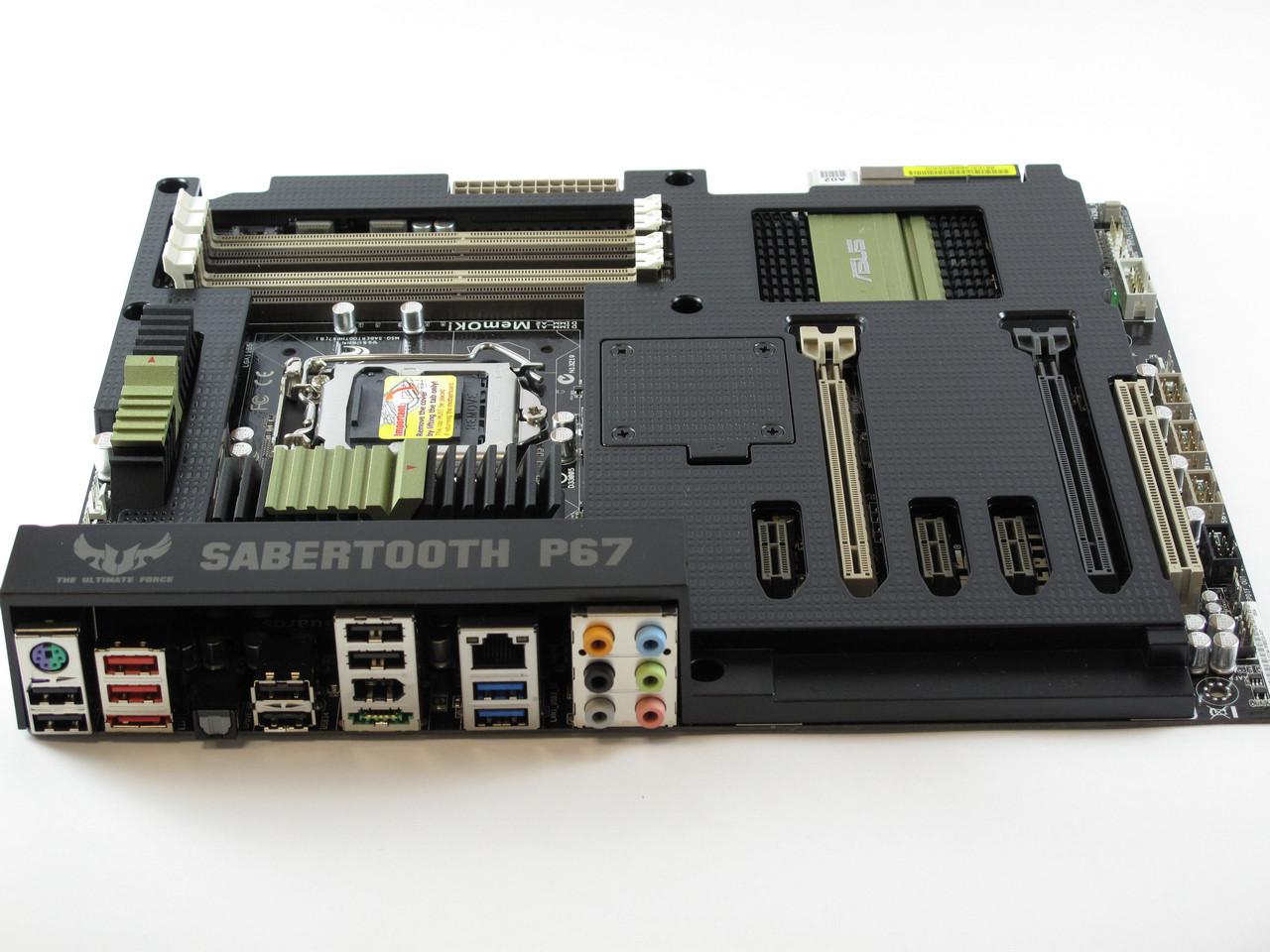 [26/01/2011] Das Asus Sabertooth P67 punktet mit seinem Design