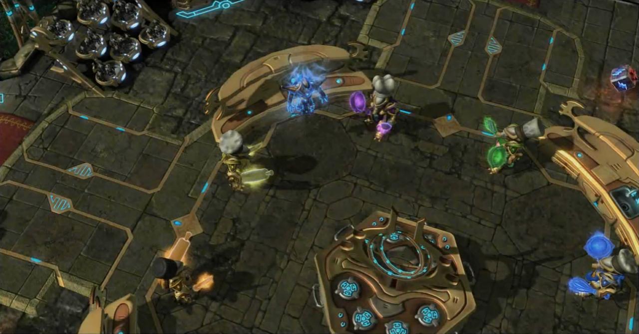 [14/02/2011] Die Starcraft 2-Custom Maps (Starjeweled, Aiur Chef und Left 2 Die) sind nur eines der vielen Themen, um die sich das Interview mit Blizzards Dustin Browder dreht. (4)