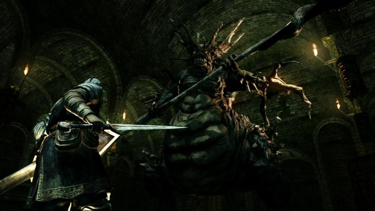 [19/05/2011] Dark Souls - In diesem Spiel ist der Tod euer ständiger Begleiter. Gerade bei Bossgegnern mussten wir oft ins Gras beißen. Blöd, wenn man auf dem Weg zum Obermacker erneut das Zeitliche segnet. Dann gehen nämlich alle Seelen verloren. Es hat nicht viel gefehlt und wir hätten den Controller an die Wand geschmettert. 