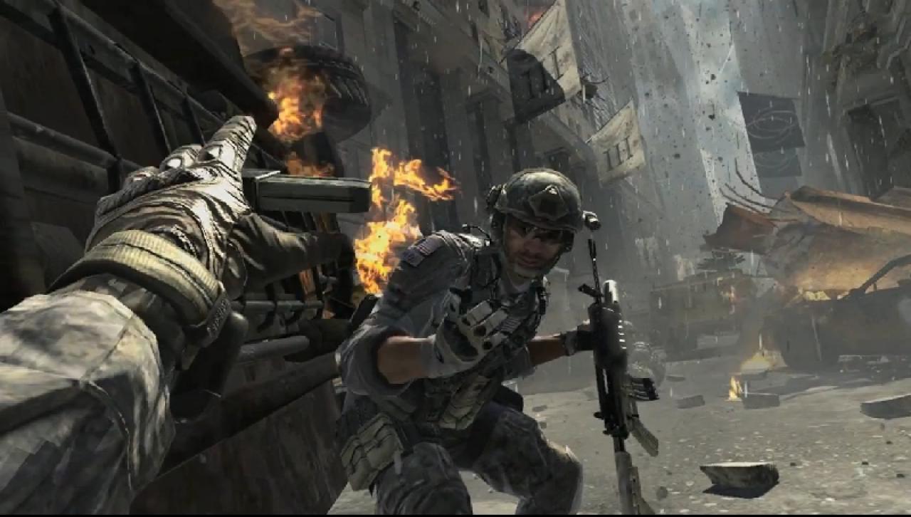 [24/05/2011] Call of Duty: Modern Warfare 3 - Activision setzt in puncto Inszenierung Maßstäbe. Im aktuellen Ableger werden die größten Metropolen der Welt zum Kriegsschauplatz. Gebäude fliegen in die Luft, Helikopter stürzen vom Himmel und der Spieler ist mittendrin. Action ohne Verschnaufpause - dafür steht die Marke Call of Duty. 
