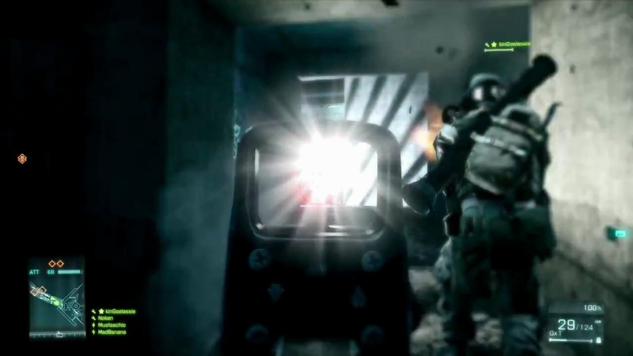 [27/07/2011] Battlefield 3 - Operation Metro: Der Ingenieur blendet mit seiner Taschenlampe.