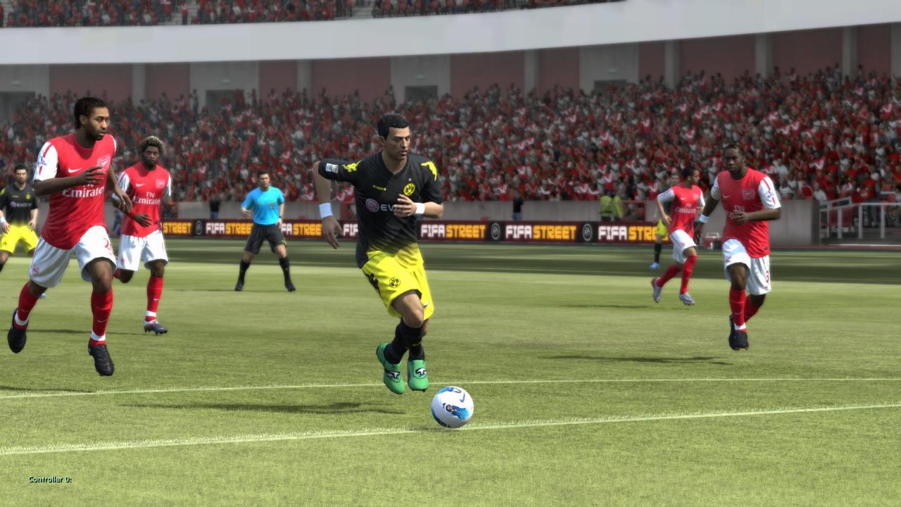 [22/09/2011] Weitere Screenshots aus dem Test zu FIFA 12. Das Spiel begeistert und kann sich gegen PES 2012 durchzusetzen. (2)